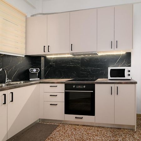 Venias Two-Bedroom Apartment Kallimarmaro And Zappeio Area Athen Exterior foto