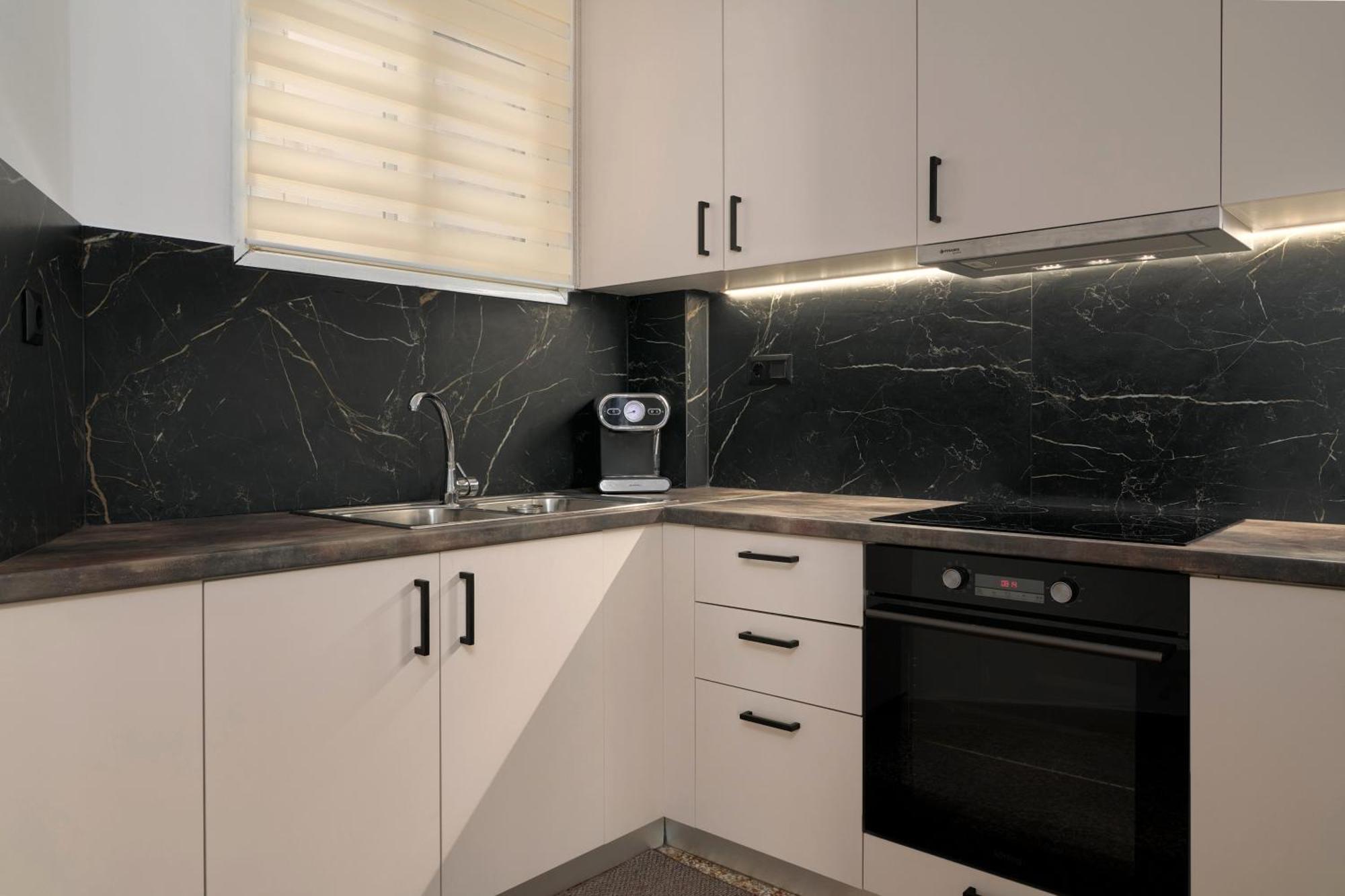 Venias Two-Bedroom Apartment Kallimarmaro And Zappeio Area Athen Exterior foto